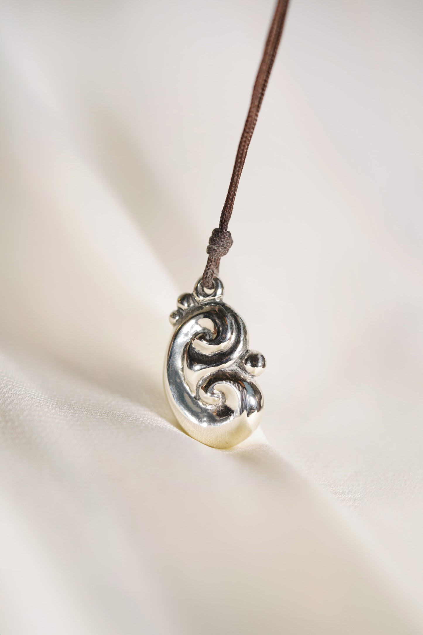 Sterling Silver Prosperia Pendant in Small size in 12.84g