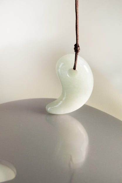 Pale Green Jadeite Comma