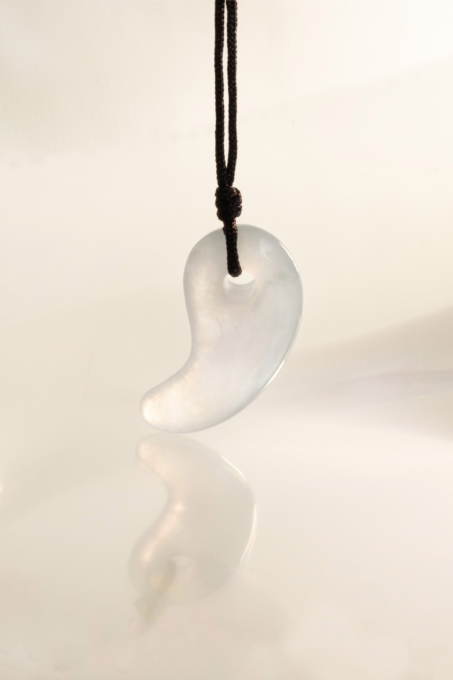 Comma - White Jadeite - #136