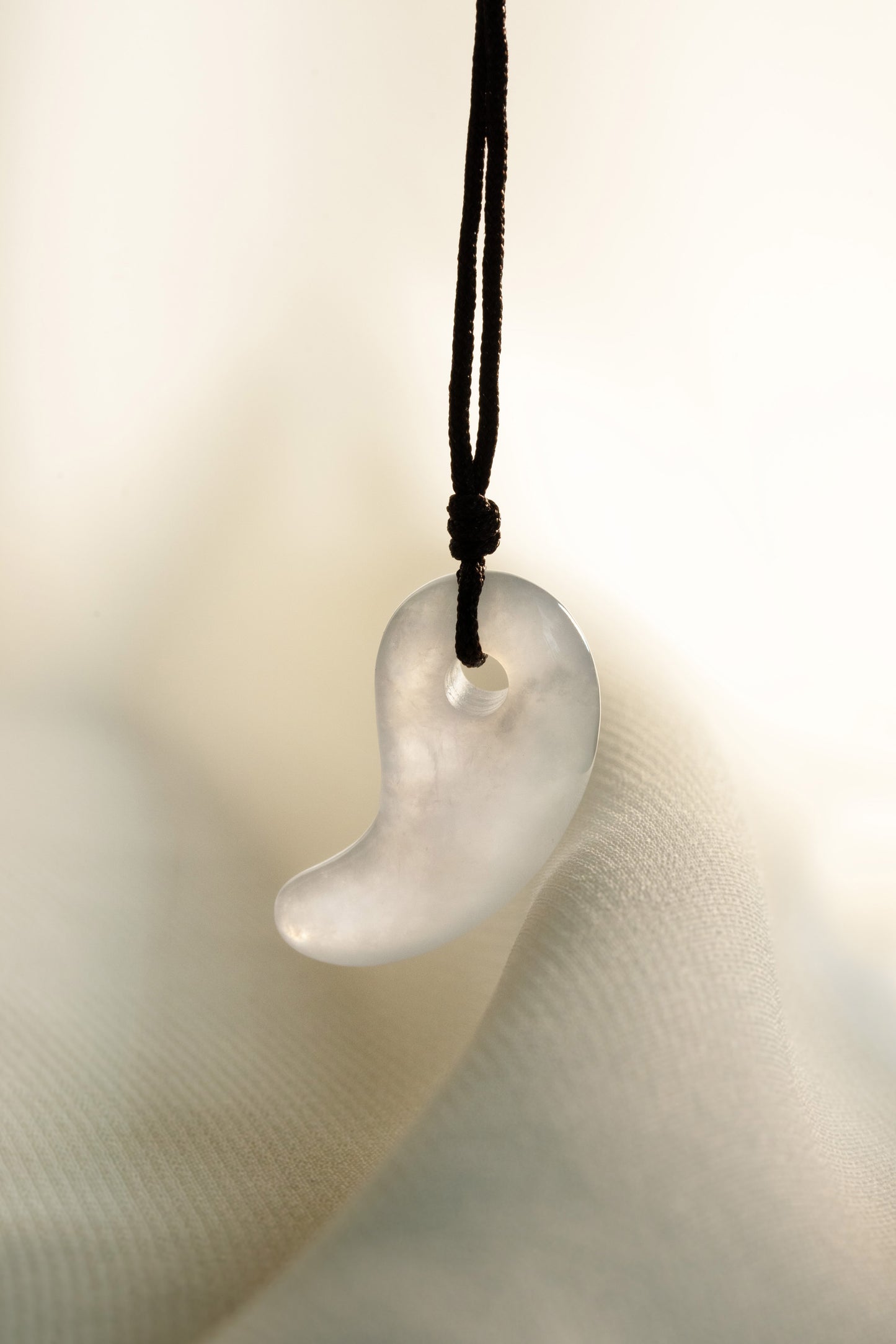 Comma - White Jadeite - #136