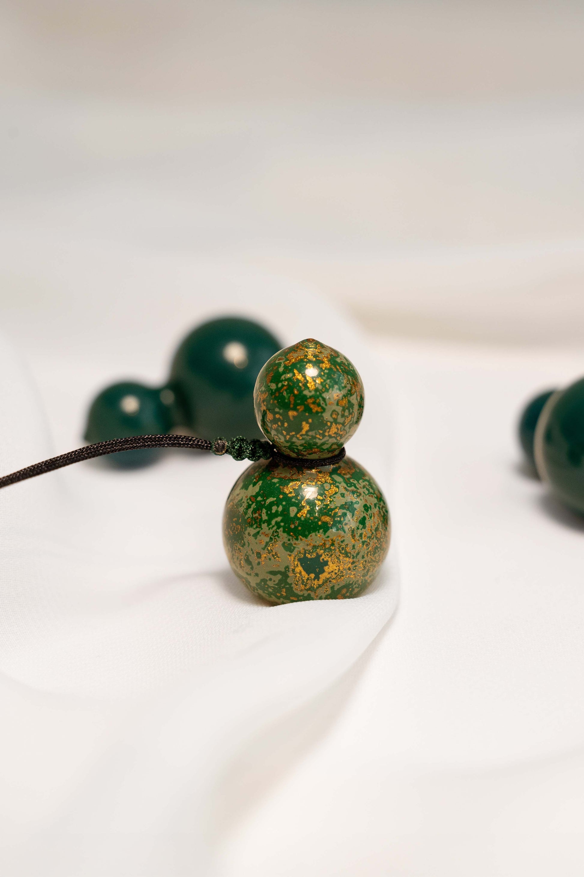 Green Multicolored Lacquer Wulu Pendant  with string