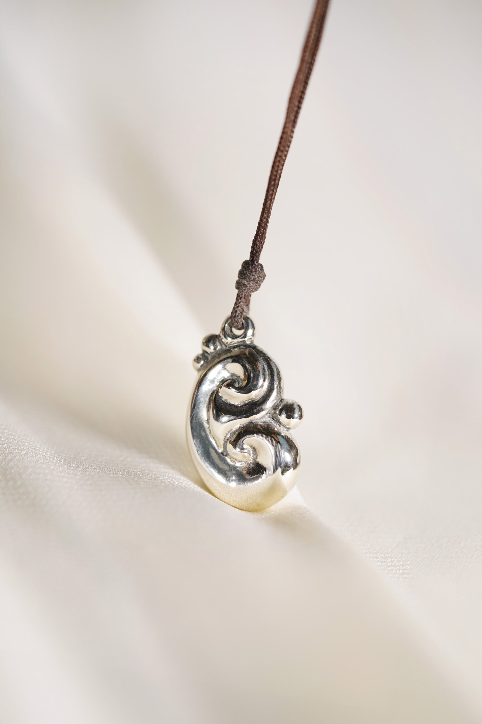 Sterling Silver Prosperia Pendant in Small size in 12.84g