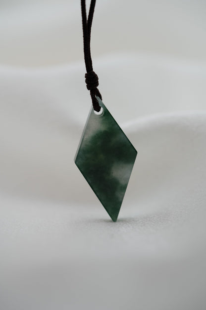Intense Green Jadeite Kite with White patches Kite - Meilan Jewelry & Arts Ltd