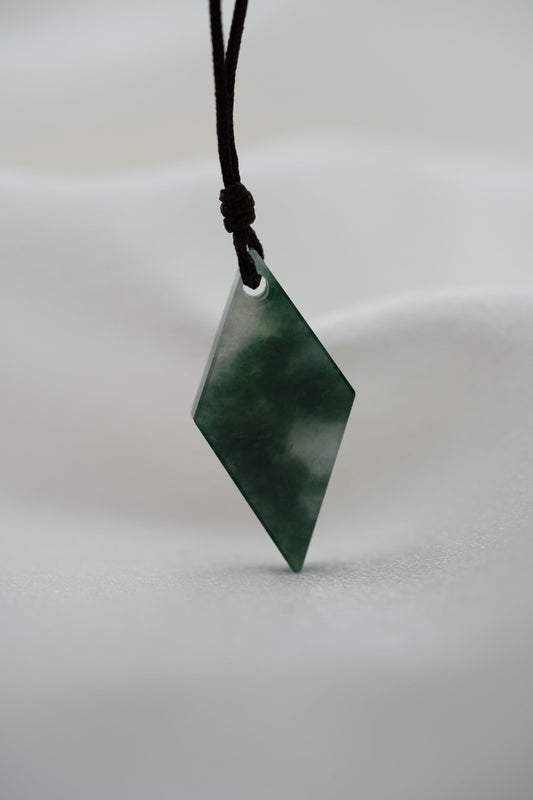 Intense Green Jadeite Kite with White patches Kite - Meilan Jewelry & Arts Ltd